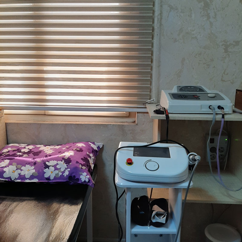 محیط یک کابین مرکز فیزیوتراپی سبلان شرق